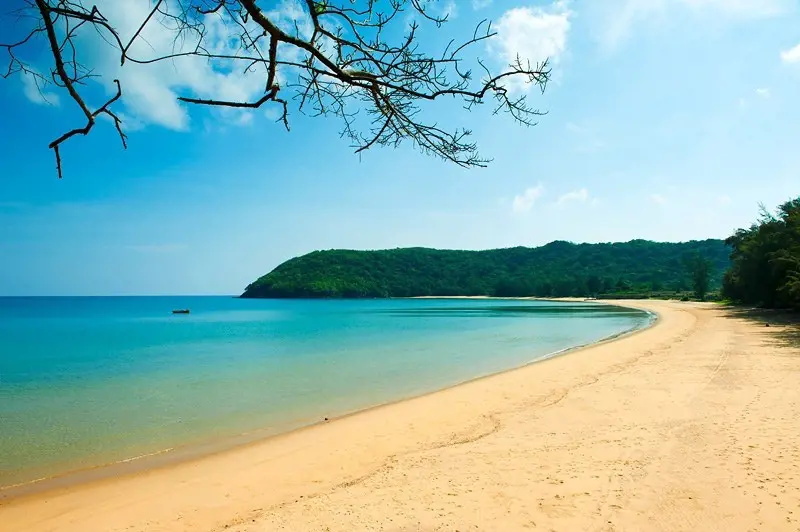 Bãi Đầm Trầu ở Côn Đảo với bãi biển trong xanh