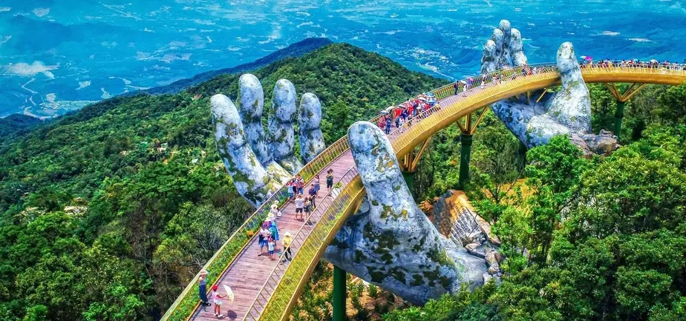 Cầu Vàng Đà Nẵng điểm check in nhất định phải đến khi du lịch Đà Nẵng
