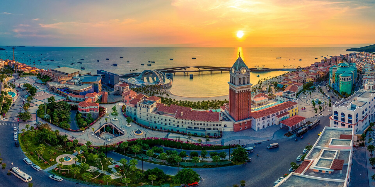 Cảnh hoàng hôn ở Cầu Hôn Phú Quốc